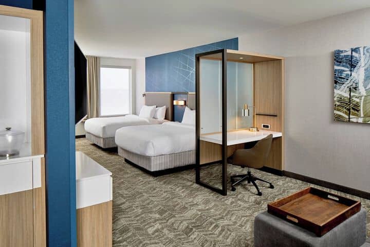 Room 16 of 39