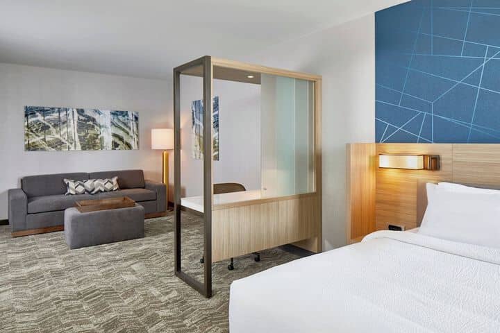 Room 20 of 39