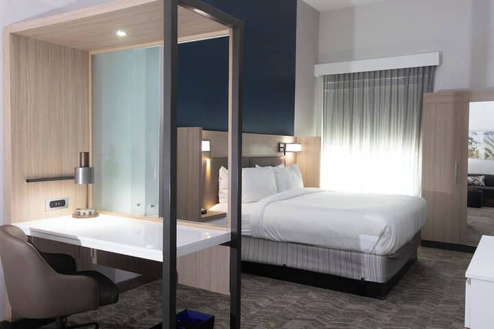 Room 16 of 51